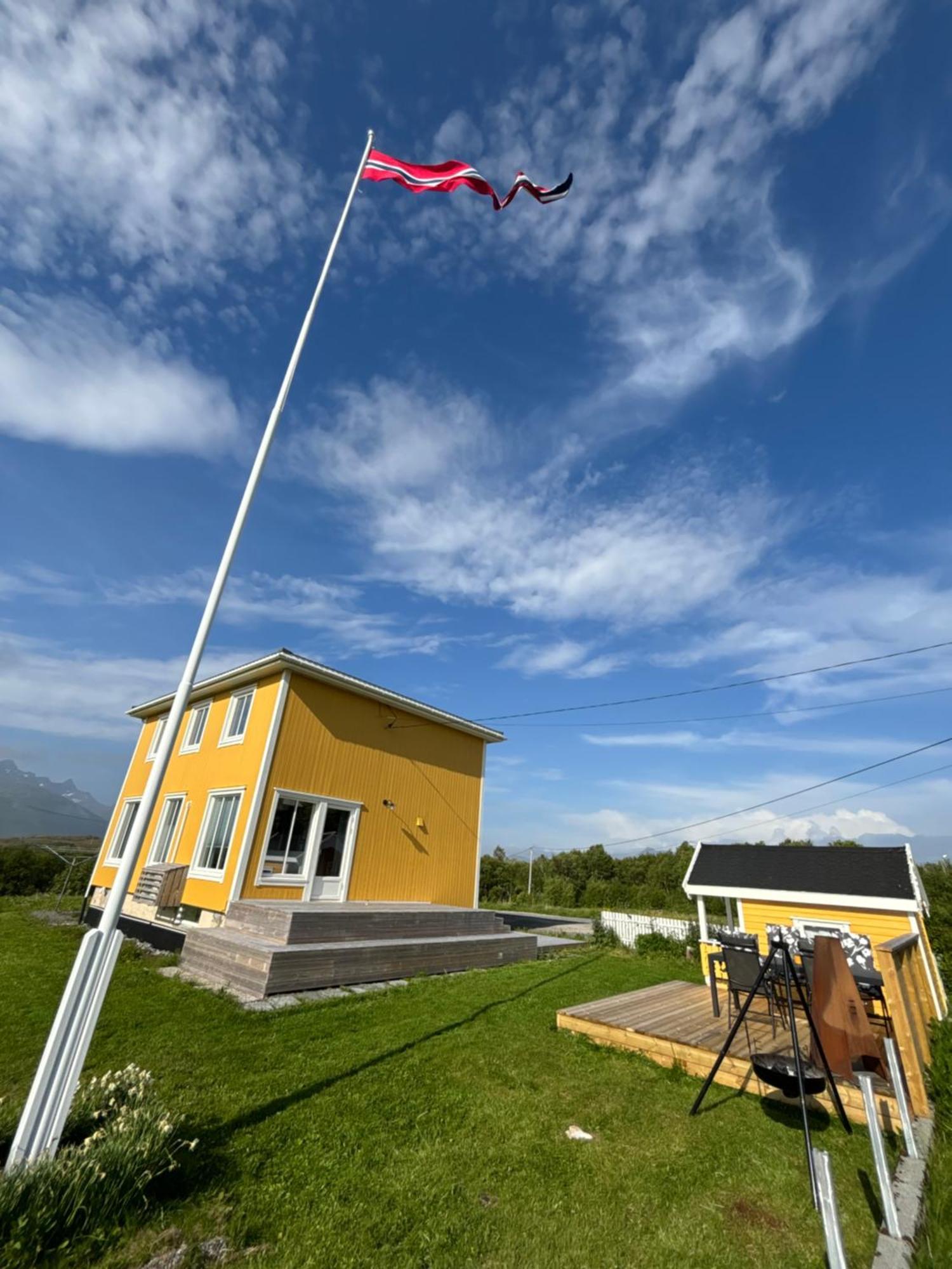 Pederstua, A Classic Fisherman'S Farm House In The Middle Of Lofoten Storeidet Exterior photo